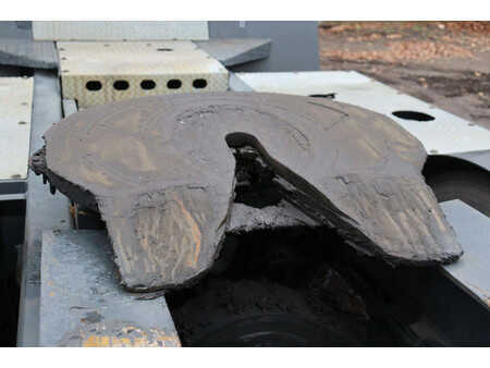 Terminaltraktor 2008  MOL YM 180/4X2 (17)