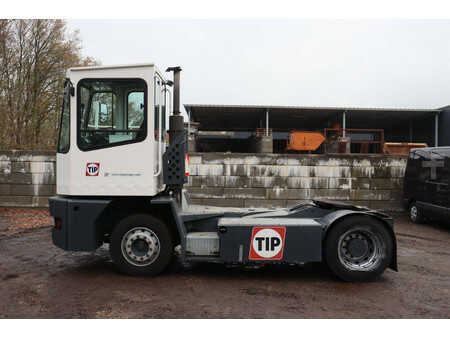 Terminaltraktor 2008  MOL YM 180/4X2 (2)