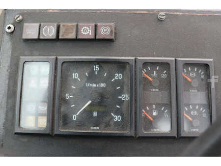 Terminaltraktor 2008  MOL YM 180/4X2 (26)