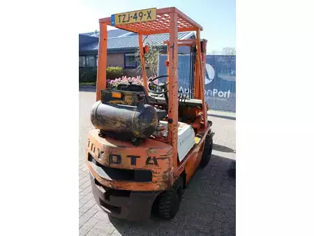 Empilhador a gás 1999  Toyota 42-4FG15 (6)