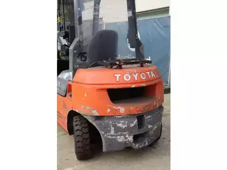 LPG heftrucks 2007  Toyota 42-7FGF25 (17)