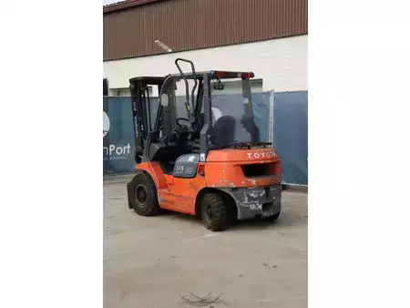 LPG heftrucks 2007  Toyota 42-7FGF25 (4)