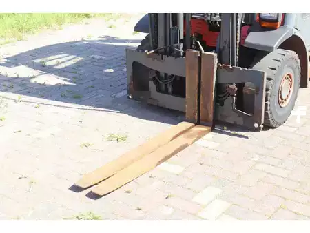 Dízel targoncák 2006  Linde H25D (10)