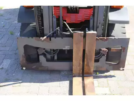 Dízel targoncák 2006  Linde H25D (12)