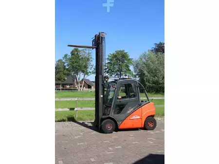 Dízel targoncák 2006  Linde H25D (37)