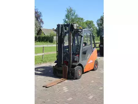 Dízel targoncák 2006  Linde H25D (9)