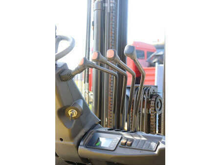 Chariots élévateurs diesel 2023  Hyster H2.5UT (25)