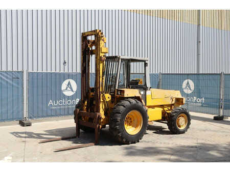 Empilhador todo-terreno - JCB 926 (10)