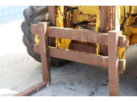 Empilhador todo-terreno - JCB 926 (12)