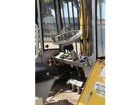 Empilhador todo-terreno - JCB 926 (29)