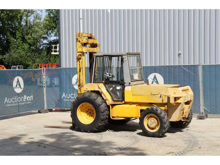 Empilhador todo-terreno - JCB 926 (3)