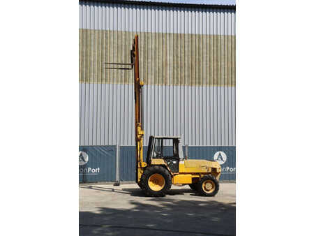 Empilhador todo-terreno - JCB 926 (35)