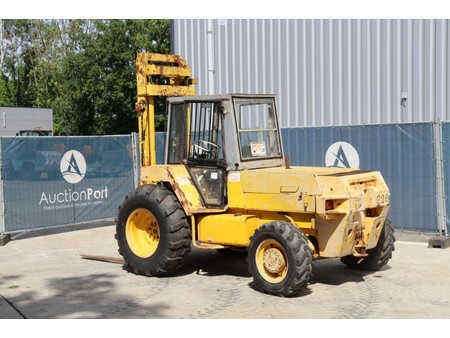 Empilhador todo-terreno - JCB 926 (4)