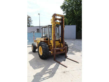 Empilhador todo-terreno - JCB 926 (8)