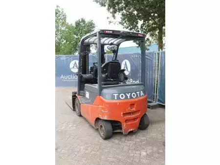 Sähkö - 4 pyör 2016  Toyota 8FBMKT25 (4)