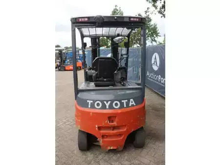 Sähkö - 4 pyör 2016  Toyota 8FBMKT25 (5)