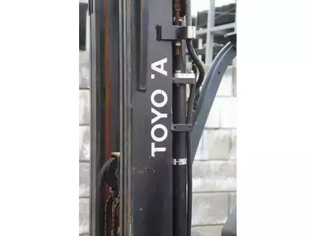 Eléctrico - 4 rodas - Toyota TRAIGO 20 (12)