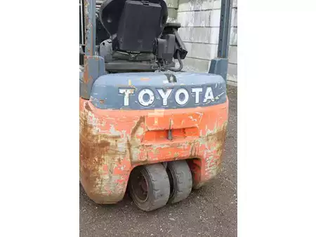 Eléctrico - 4 rodas - Toyota TRAIGO 20 (17)