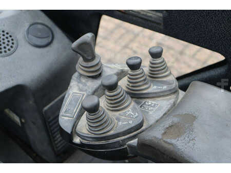 Carretilla elevadora diésel 2007  Linde H35D (29)