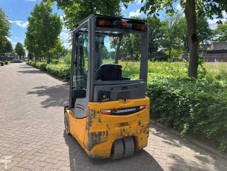 Eléctrica de 4 ruedas 2018  Jungheinrich EFG215 (2)