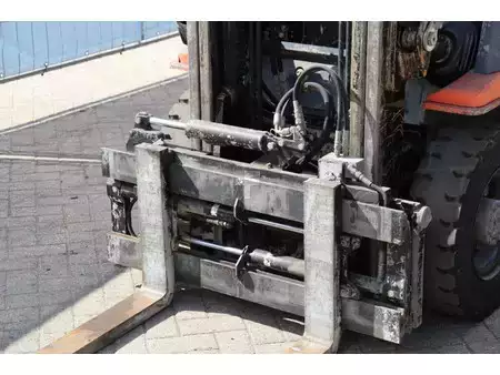 LPG Forklifts 2011  Toyota 42-7FGF25 (11)