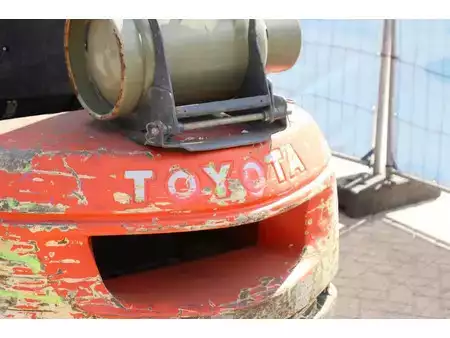 LPG Forklifts 2011  Toyota 42-7FGF25 (21)