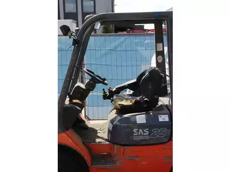 LPG Forklifts 2011  Toyota 42-7FGF25 (25)