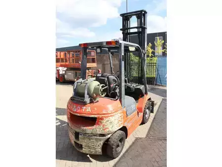 LPG Forklifts 2011  Toyota 42-7FGF25 (6)