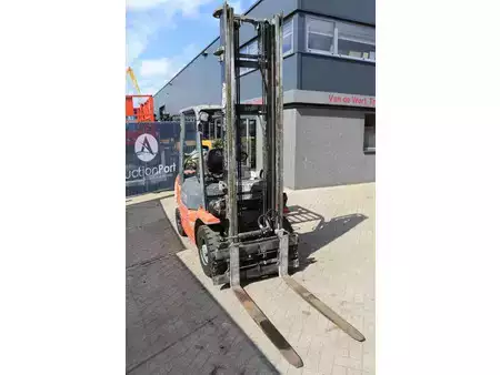 LPG Forklifts 2011  Toyota 42-7FGF25 (7)