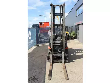 LPG Forklifts 2011  Toyota 42-7FGF25 (8)