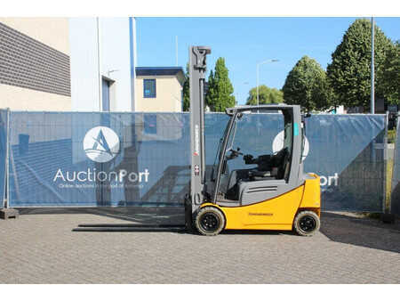 Elektro 4 Rad 2019  Jungheinrich EFG 320 (2)