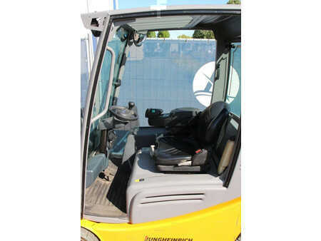 Elektro 4 Rad 2019  Jungheinrich EFG 320 (20)