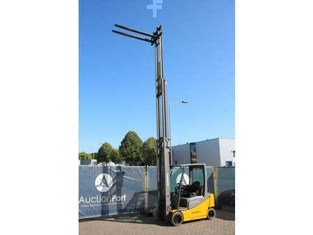 Elektro 4 Rad 2019  Jungheinrich EFG 320 (29)