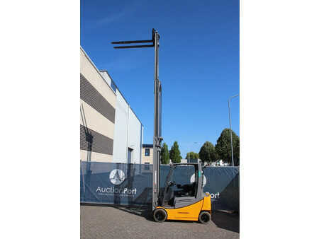 Elektro 4 Rad 2019  Jungheinrich EFG 320 (30)