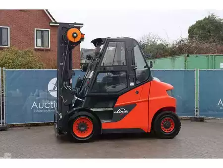 Eléctrico - 4 rodas 2017  Linde E60-01 (1)