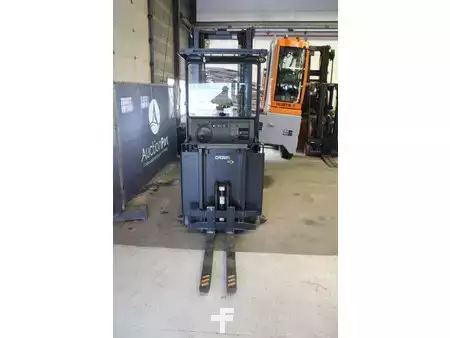 Vertikal-Kommissionierer - Crown Access 123 Comprehensive System Control (7)