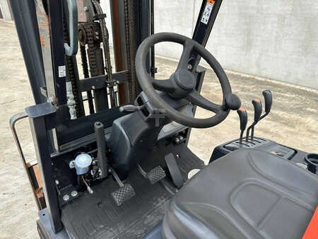 Empilhador a gás 2017  Doosan GC20E-5 (34)