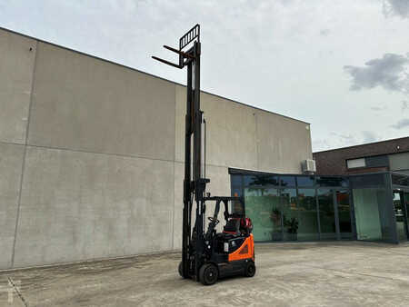 Empilhador a gás 2017  Doosan GC20E-5 (37)