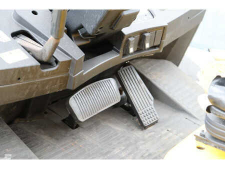 Carrelli elevatori diesel 2002  Yale GDP50MJ E2214 (24)