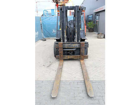 Carrelli elevatori diesel 2002  Yale GDP50MJ E2214 (8)
