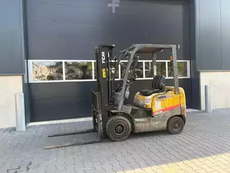 Diesel Forklifts 2007  TCM FHD13T3 (1)