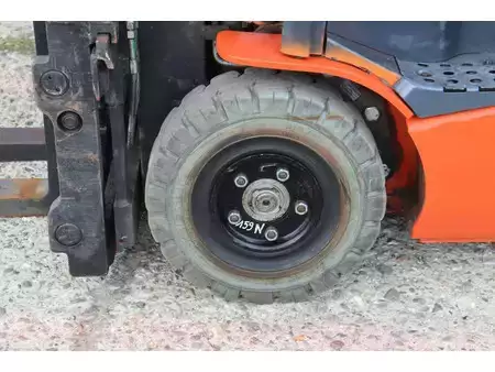 Sähkö - 4 pyör 2021  Toyota 8FBE18T (19)