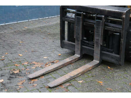 Elektromos 4 kerekű - CAT Lift Trucks EP30K (10)