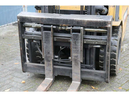 Elektromos 4 kerekű - CAT Lift Trucks EP30K (11)