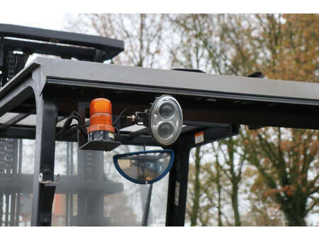 Elektromos 4 kerekű - CAT Lift Trucks EP30K (17)