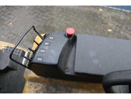 Elektromos 4 kerekű - CAT Lift Trucks EP30K (28)