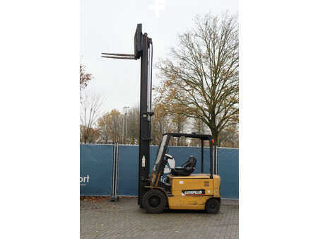 Elektromos 4 kerekű - CAT Lift Trucks EP30K (34)