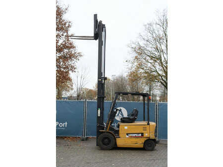 Elektromos 4 kerekű - CAT Lift Trucks EP30K (35)