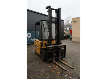 Elektromos 4 kerekű - CAT Lift Trucks EP30K (7)