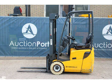 Elektro čtyřkolový VZV - Jungheinrich  (2)